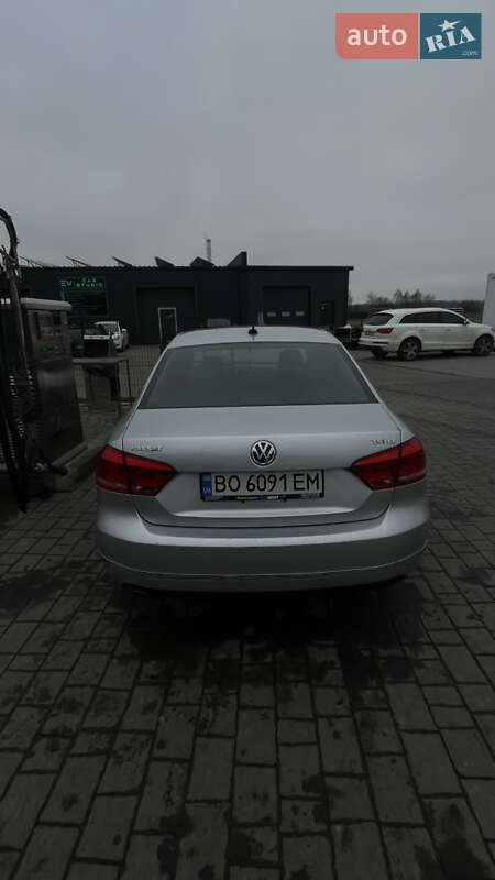Седан Volkswagen Passat 2014 в Ивано-Франковске
