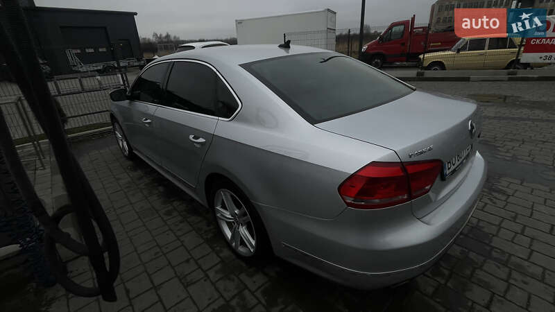 Седан Volkswagen Passat 2014 в Ивано-Франковске