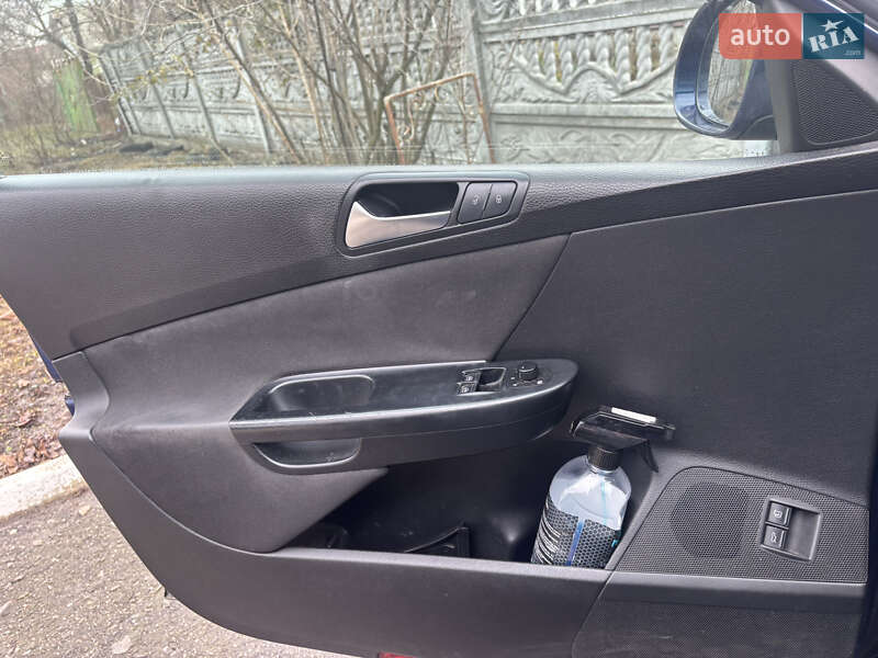 Универсал Volkswagen Passat 2010 в Черкассах