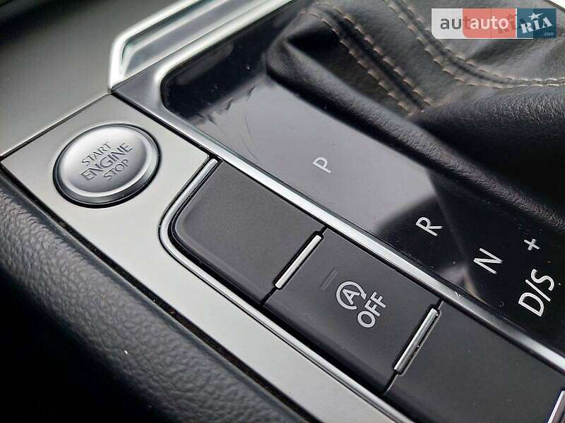 Універсал Volkswagen Passat 2015 в Львові