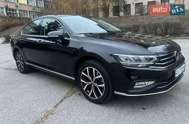 Седан Volkswagen Passat 2022 в Києві