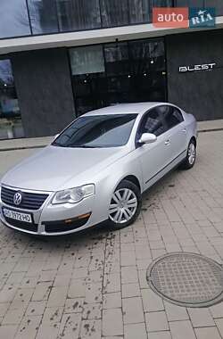 Седан Volkswagen Passat 2006 в Ужгороді