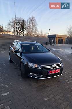 Универсал Volkswagen Passat 2011 в 