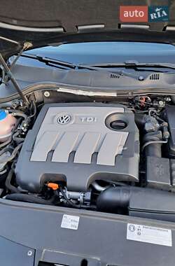 Универсал Volkswagen Passat 2011 в 