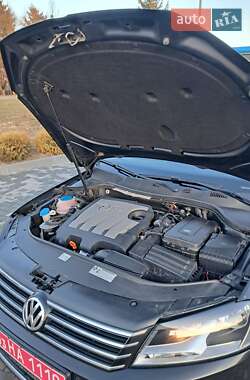 Универсал Volkswagen Passat 2011 в 
