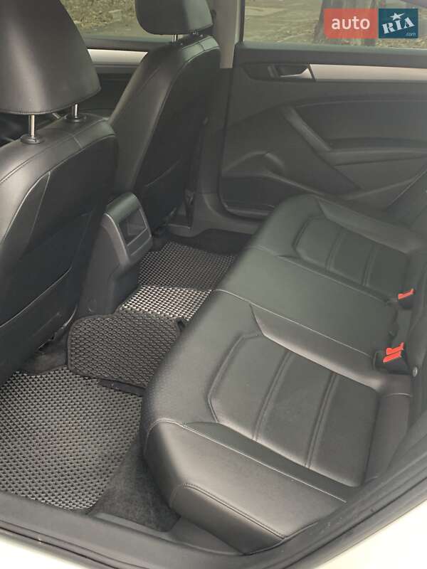 Седан Volkswagen Passat 2012 в Запорожье