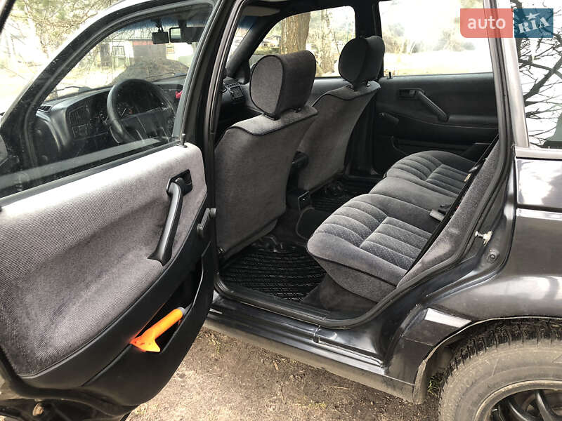 Универсал Volkswagen Passat 1992 в Клевани