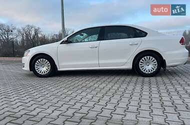 Седан Volkswagen Passat 2014 в Кам'янець-Подільському