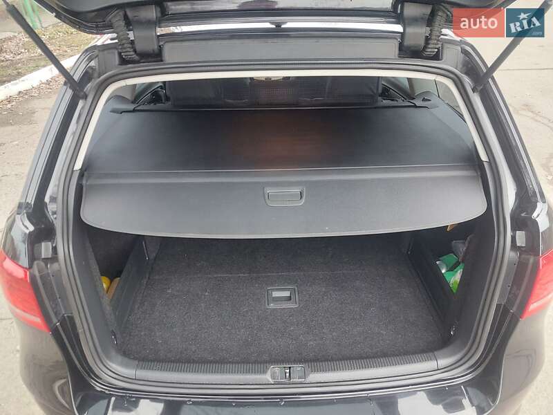 Універсал Volkswagen Passat 2010 в Львові