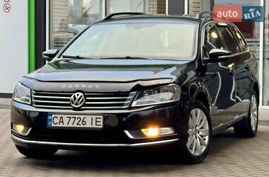 Універсал Volkswagen Passat 2012 в Житомирі