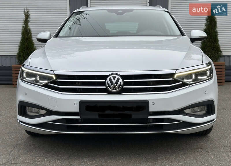 Универсал Volkswagen Passat 2019 в Киеве