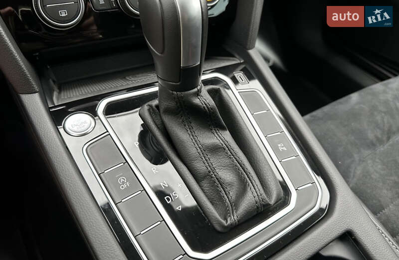 Универсал Volkswagen Passat 2019 в Киеве