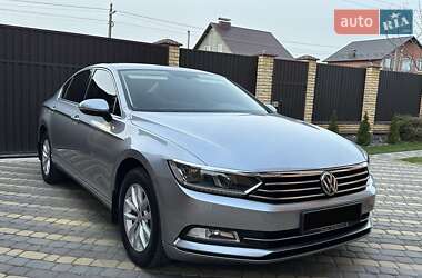 Седан Volkswagen Passat 2018 в Виннице