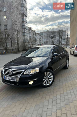 Седан Volkswagen Passat 2008 в Звягелі