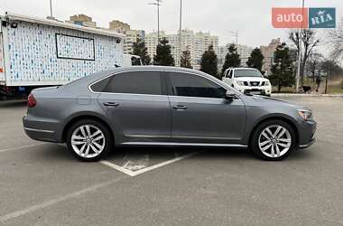 Седан Volkswagen Passat 2016 в Києві