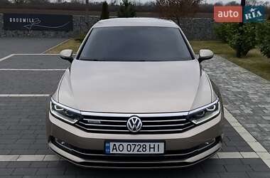 Седан Volkswagen Passat 2016 в Мукачево