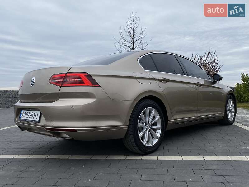 Седан Volkswagen Passat 2016 в Мукачево