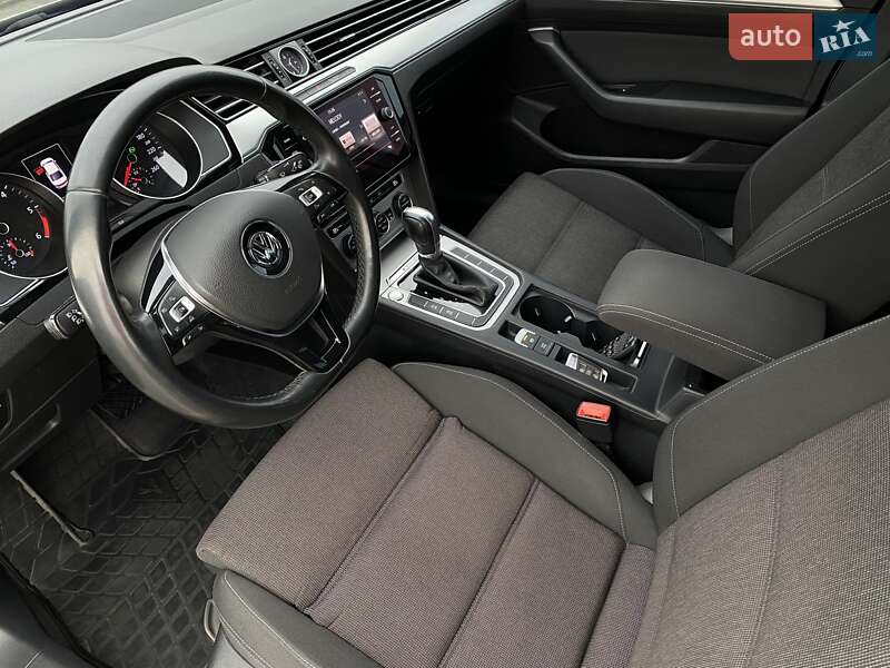 Седан Volkswagen Passat 2016 в Мукачево