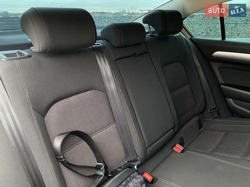 Седан Volkswagen Passat 2016 в Мукачево