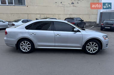 Седан Volkswagen Passat 2012 в Києві