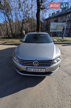 Седан Volkswagen Passat 2012 в Львові