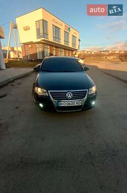 Седан Volkswagen Passat 2005 в Ужгороді