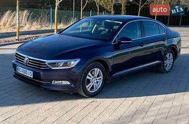 Седан Volkswagen Passat 2016 в Львові