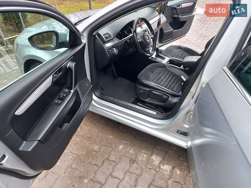Универсал Volkswagen Passat 2012 в Хоросткове