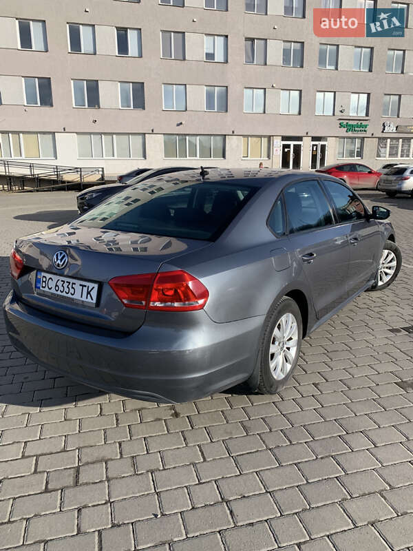 Седан Volkswagen Passat 2011 в Львове