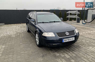 Универсал Volkswagen Passat 2004 в Звягеле