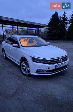 Седан Volkswagen Passat 2013 в Кривому Розі