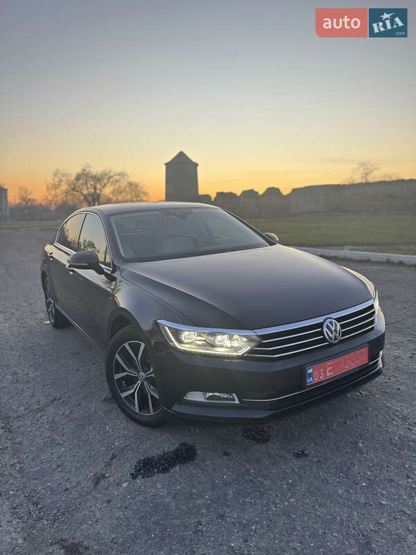 Седан Volkswagen Passat 2019 в Одессе