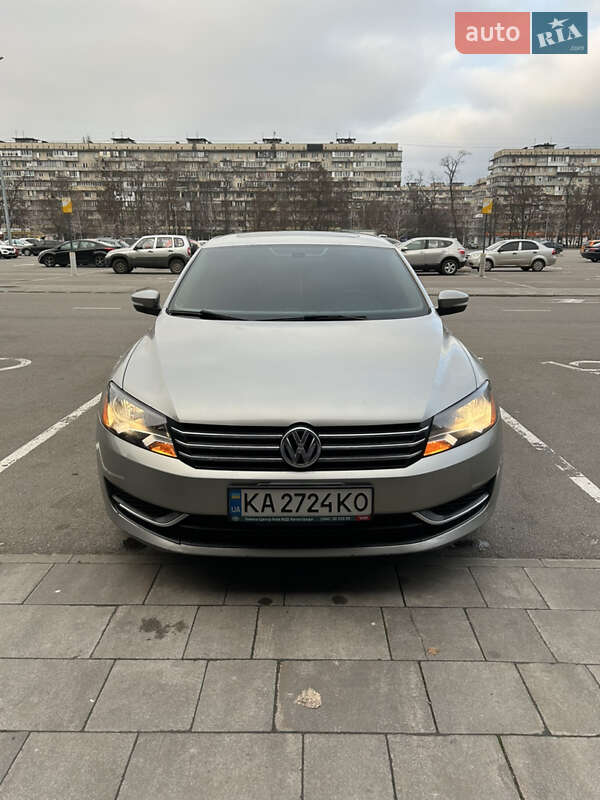 Седан Volkswagen Passat 2013 в Києві
