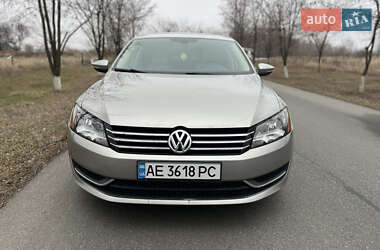 Седан Volkswagen Passat 2012 в Дніпрі