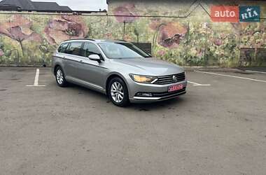 Універсал Volkswagen Passat 2015 в Рівному