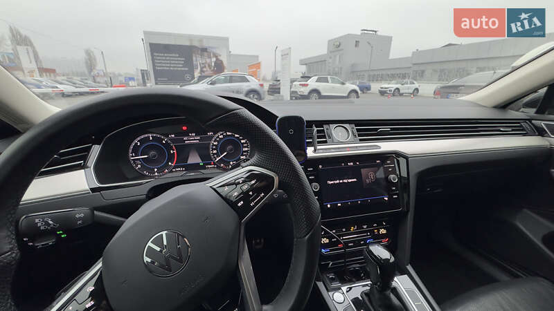 Седан Volkswagen Passat 2015 в Киеве