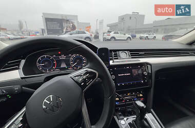 Седан Volkswagen Passat 2015 в Киеве