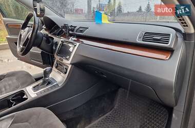 Седан Volkswagen Passat 2011 в Харькове