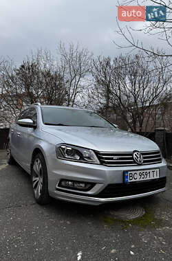 Універсал Volkswagen Passat 2013 в Вінниці