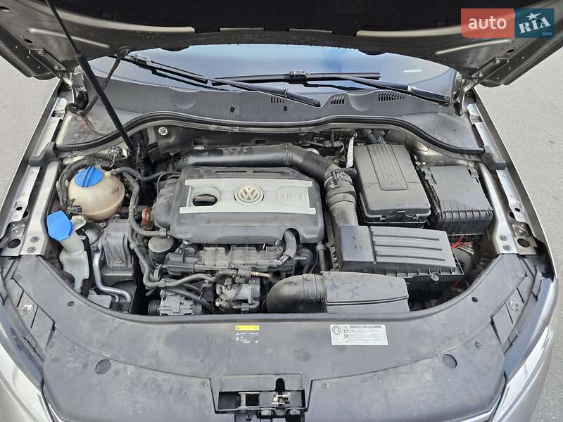 Универсал Volkswagen Passat 2013 в Киеве