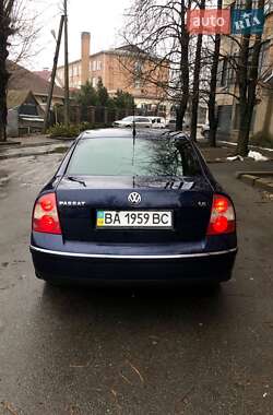 Седан Volkswagen Passat 2002 в 
