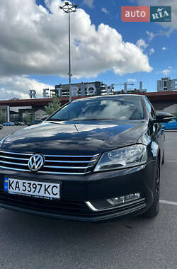 Седан Volkswagen Passat 2011 в 