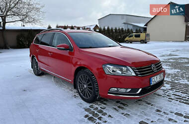 Універсал Volkswagen Passat 2012 в Тернополі