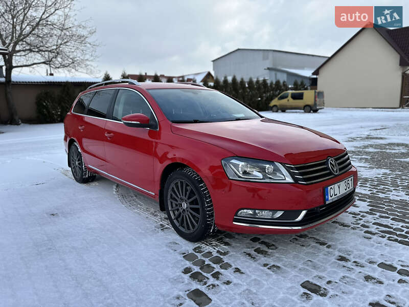 Універсал Volkswagen Passat 2012 в Тернополі