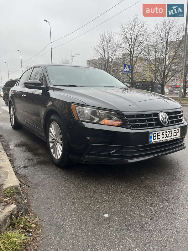 Седан Volkswagen Passat 2016 в Києві