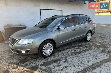 Універсал Volkswagen Passat 2009 в Чернівцях