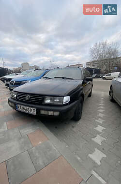 Універсал Volkswagen Passat 1995 в Києві