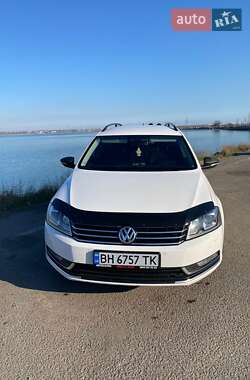 Універсал Volkswagen Passat 2011 в Білгороді-Дністровському