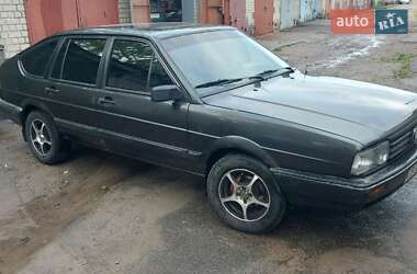 Хэтчбек Volkswagen Passat 1988 в Чернигове