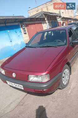 Седан Volkswagen Passat 1993 в Києві